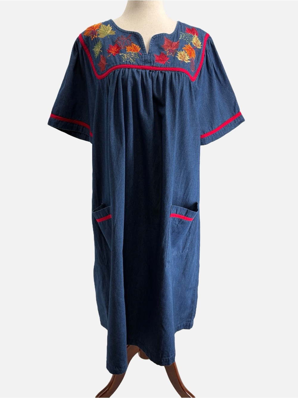 Go Softly Patio Embroidered Fall Leaves Cotton Dress Blue Red Large